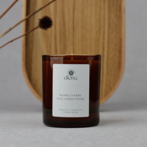 Gintaro spalvos indelyje aromatinė sojų vaško žvakė - "Elegantiškas prabangos mirksnis"