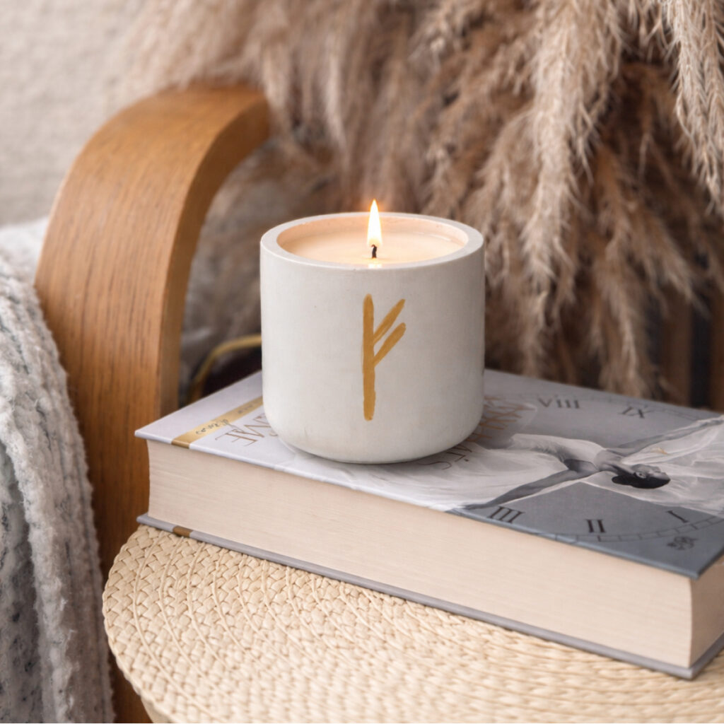 Bekvapė sojų vaško "Gausos žvakė"